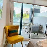 Sea View Luxury New Port Lejlighed Marbella
