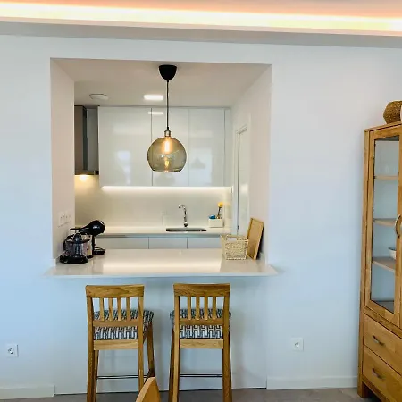 Sea View Luxury New Port Apartment *