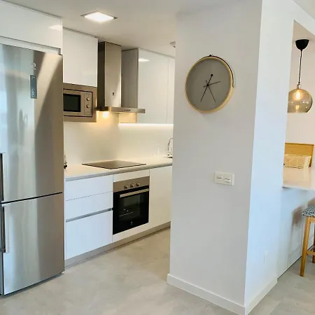 Sea View Luxury New Port Apartment *