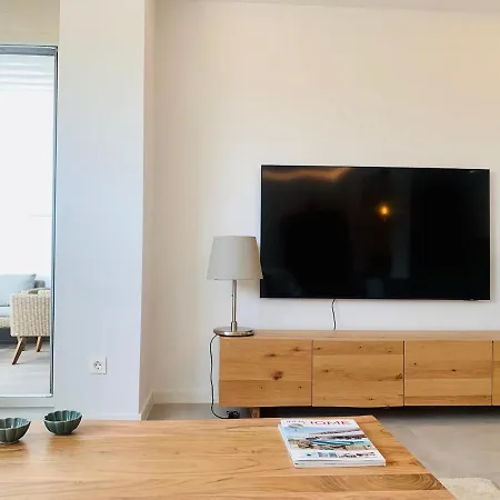 Sea View Luxury New Port Apartment *